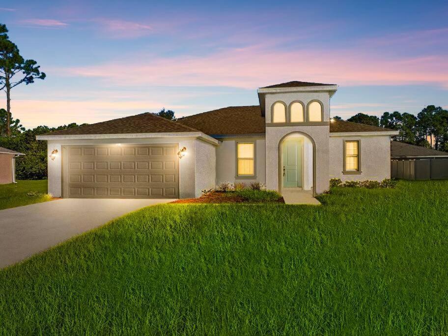 Luxury King Suite, 3Br 2Ba, Beach Vibe, Top-Tier Amenities, Prime Location Palm Coast Exterior photo